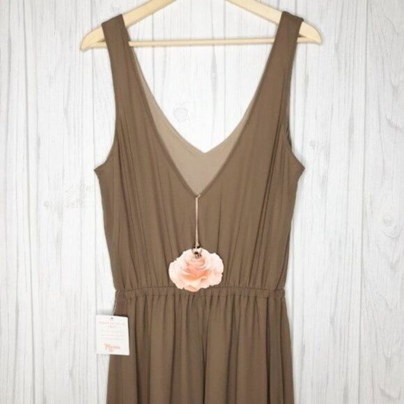 SHOW ME YOUR MUMU Kendall V-Back A-Line Gown Dune - Picture 6 of 7